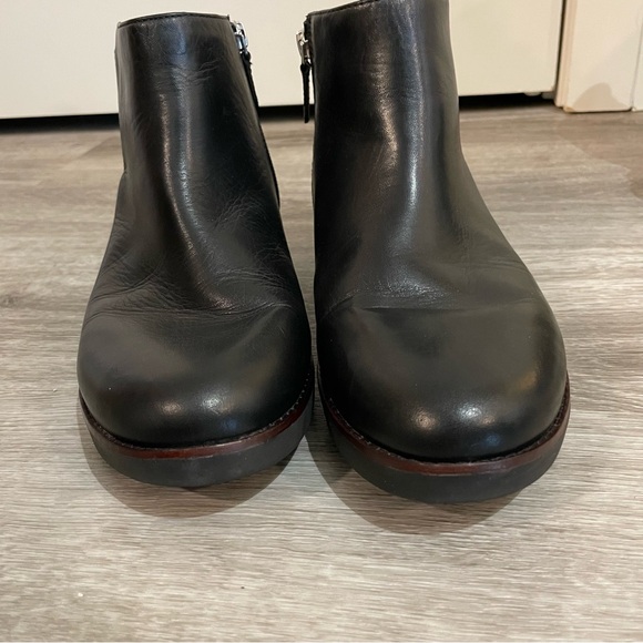 $180 Fit Flop Ziggy Ankle Boot Size 8 - Picture 2 of 9